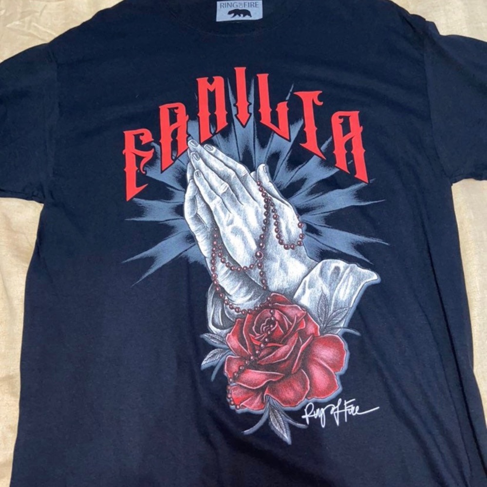 Mens Ring of Fire Graphic “Familia” shirt, size L (new)